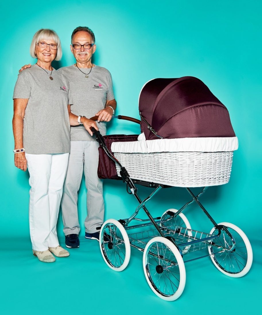 Ursula und Hans-Dieter Kroll, Generalvertretung Deutschland von Nana Kinderwagen, mit Kinderwagen „Toscana“
