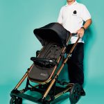 Marcel Tripodi, Sales Manager von Seed Stroller, mit Kinderwagen “Papilio”