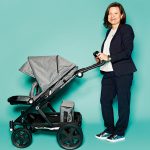 Carolina Olsson, Senior Produkt Manager von Britax Römer, mit Kinderwagen „Britax GO BIG“