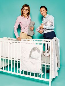 Ewelina Staniewska, Inhaberin von Molomoco, mit Baby-Heimtextilien "Blanket Teddy"