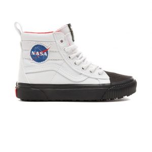 Das Modell Sk8-Hi Met in der Space-Voyager-Ausführung mit Nasa-Logo ist in den Schuhgrößen 27 bis 39 erhältlich.