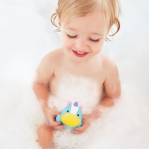 Viel Spaß beim Saubermachen: Die Skip Hop-Badekollektion ist kinngerecht und zugleich praxisorientiert.