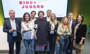 Stolze Preisträger: Die Gewinner nach der Ehrung im letzten Jahr, damals noch mit der ehemaligen Koelnmesse-Geschäftsführerin Katharina C. Hamma.