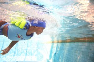 Wasserratten aufgepasst: Zoggs zeigt neue Produkte zum Schwimmenlernen und -trainieren.